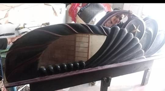 Bed dressing table