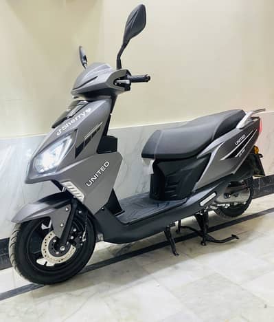 United petrol scooter US100