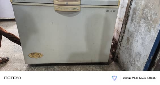 waves deep freezer for sale condition 10/9