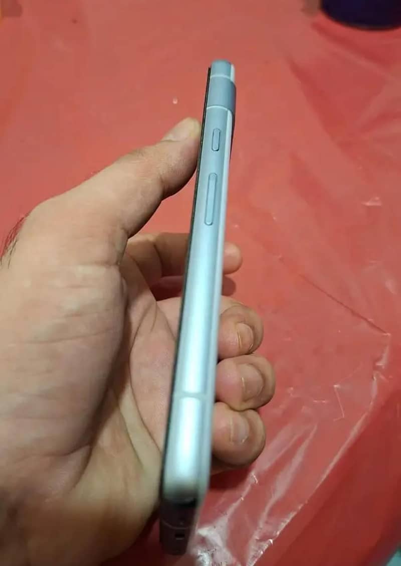Google Pixel 7a 4