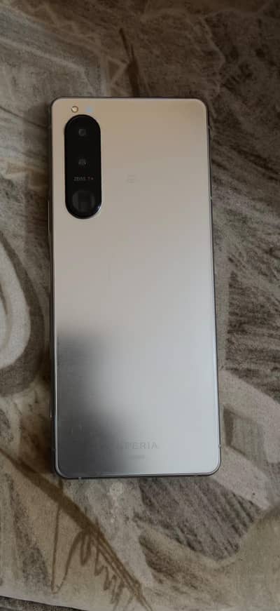 Sony 5 III 8/128 Gaming Beast With Sony Cameras Read Ad