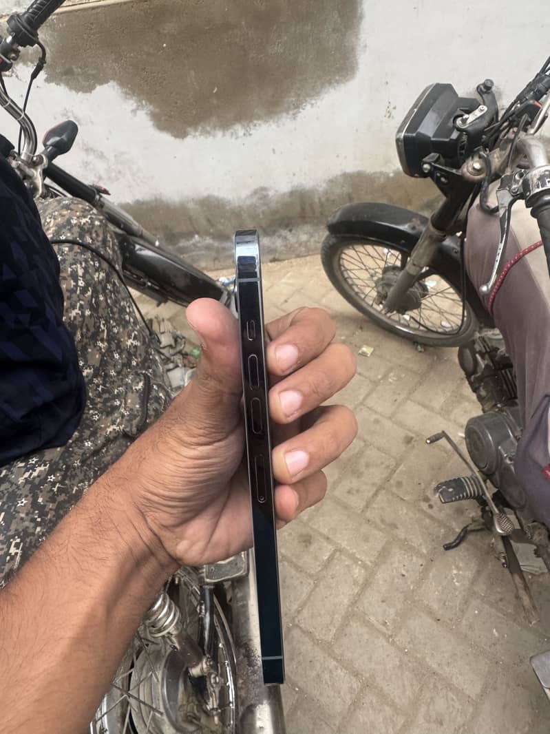 Apple iPhone 13 Pro Max 5