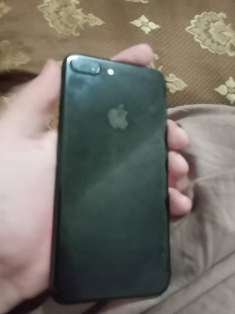 Apple iPhone 7 Plus 1
