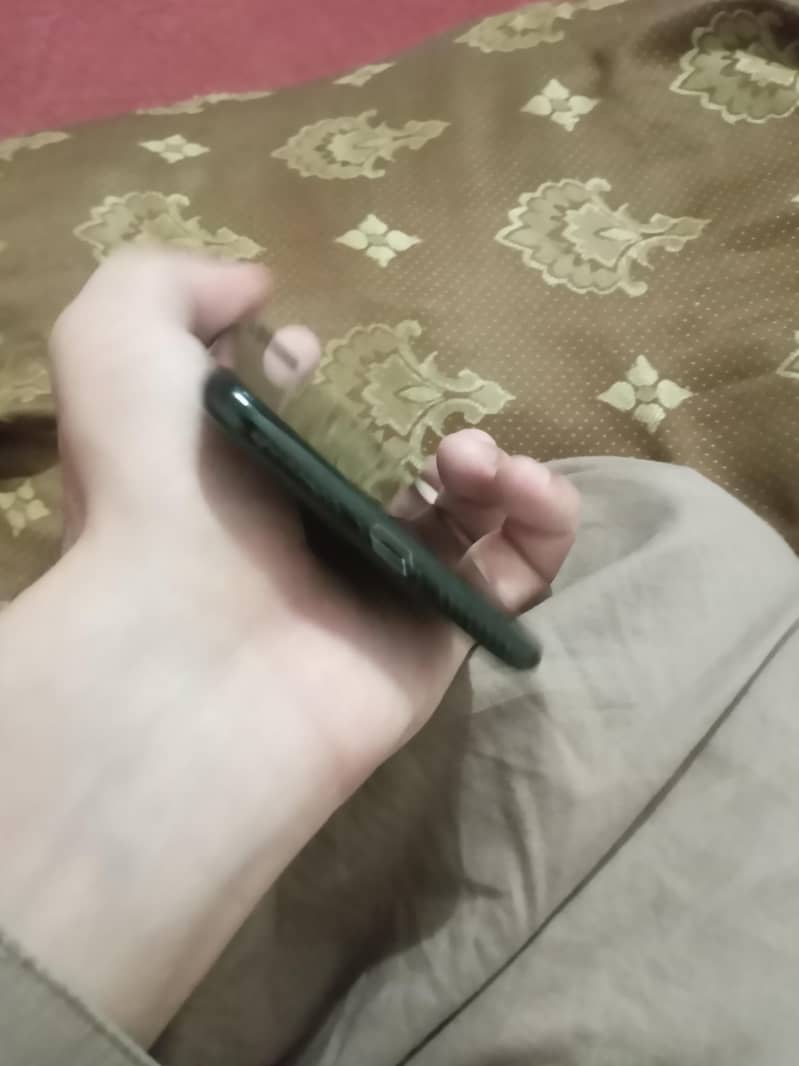 Apple iPhone 7 Plus 4