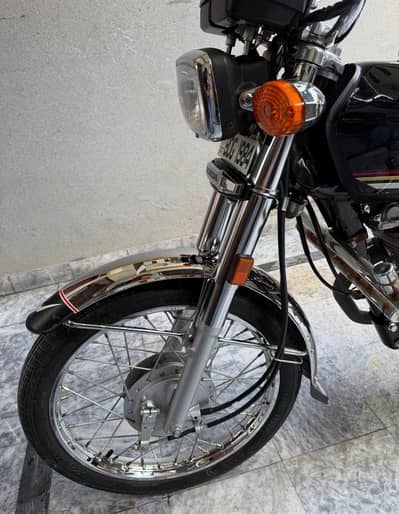 Honda 125 self star black