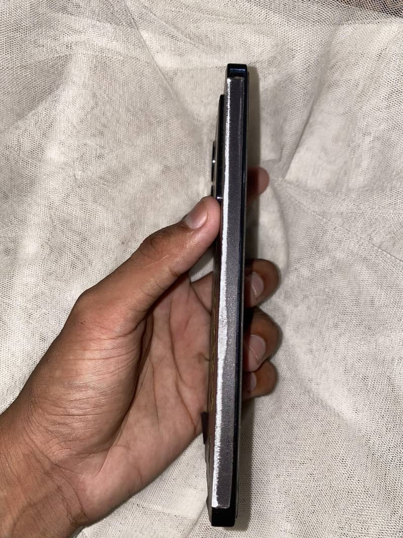 Infinix Note 40 4