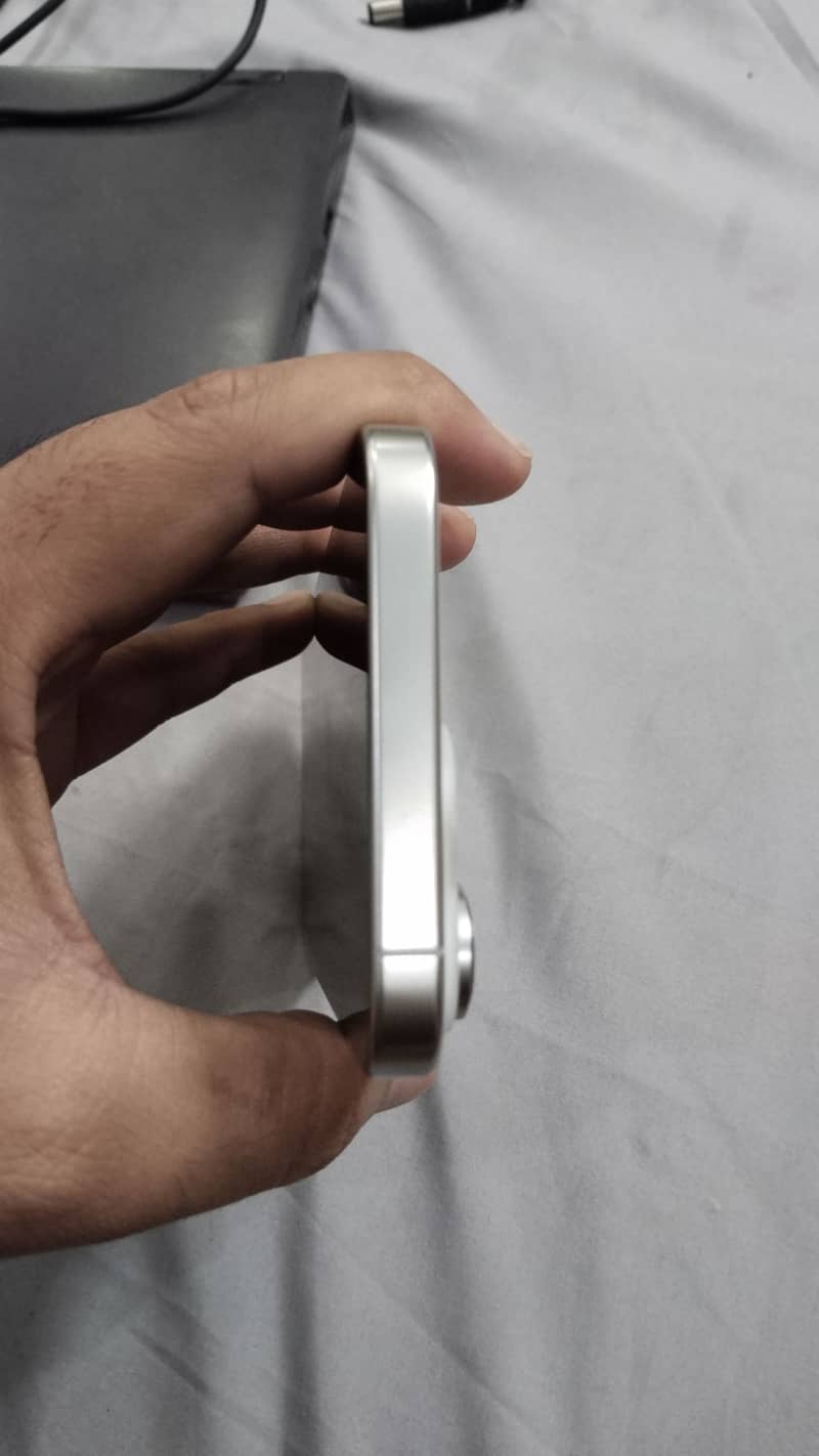 Apple iPhone 16 Pro Max 5