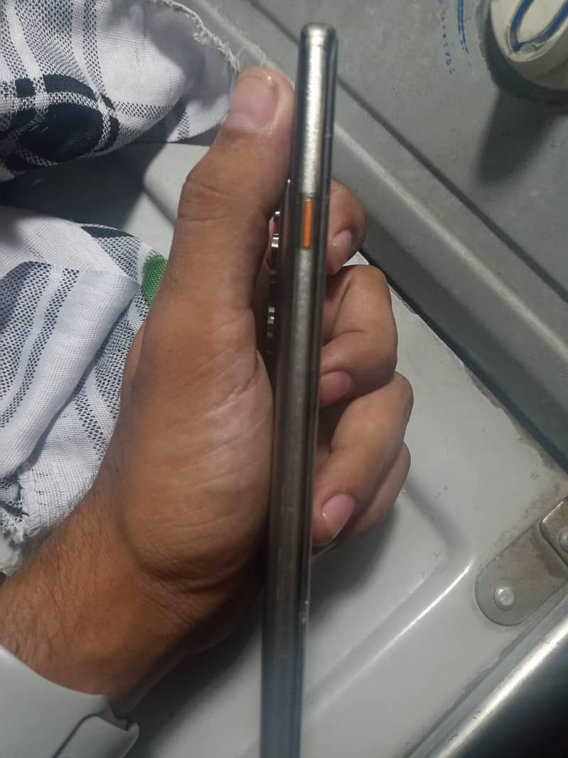 Tecno CAMON 40 Pro 1