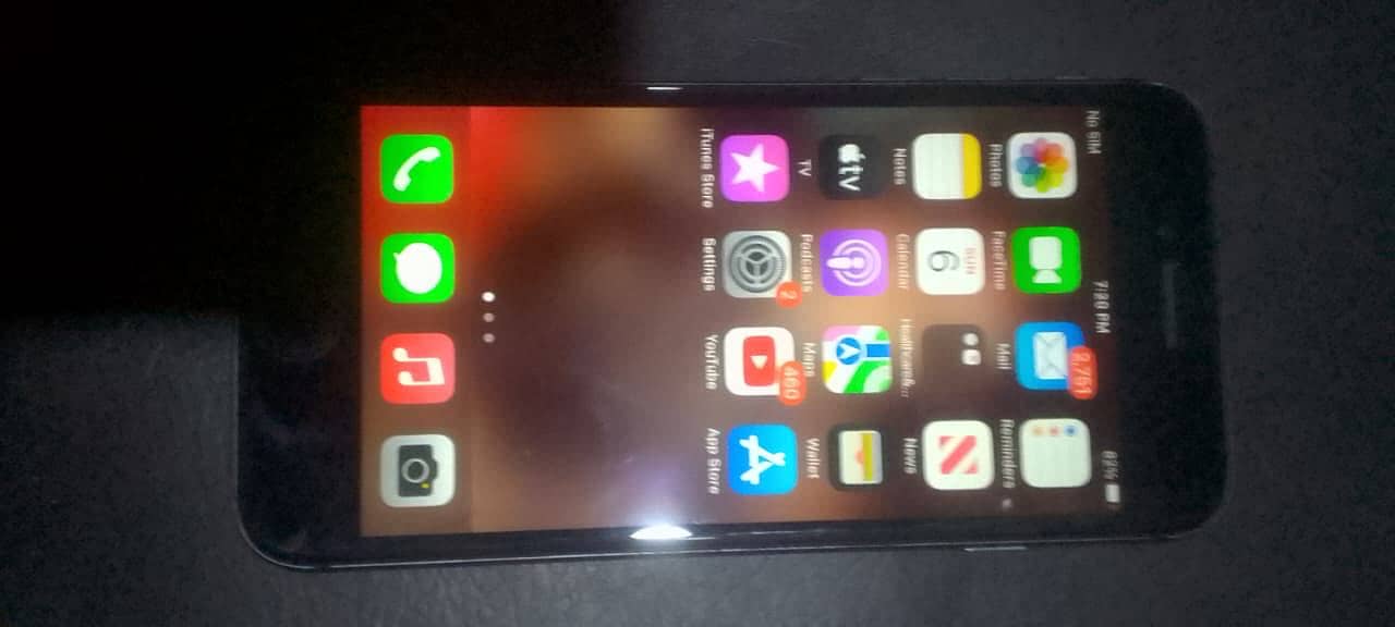 Apple iPhone 8 4