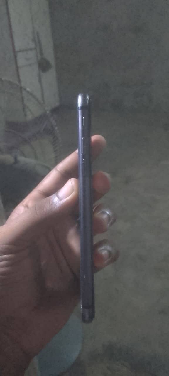 Apple iPhone 8 5