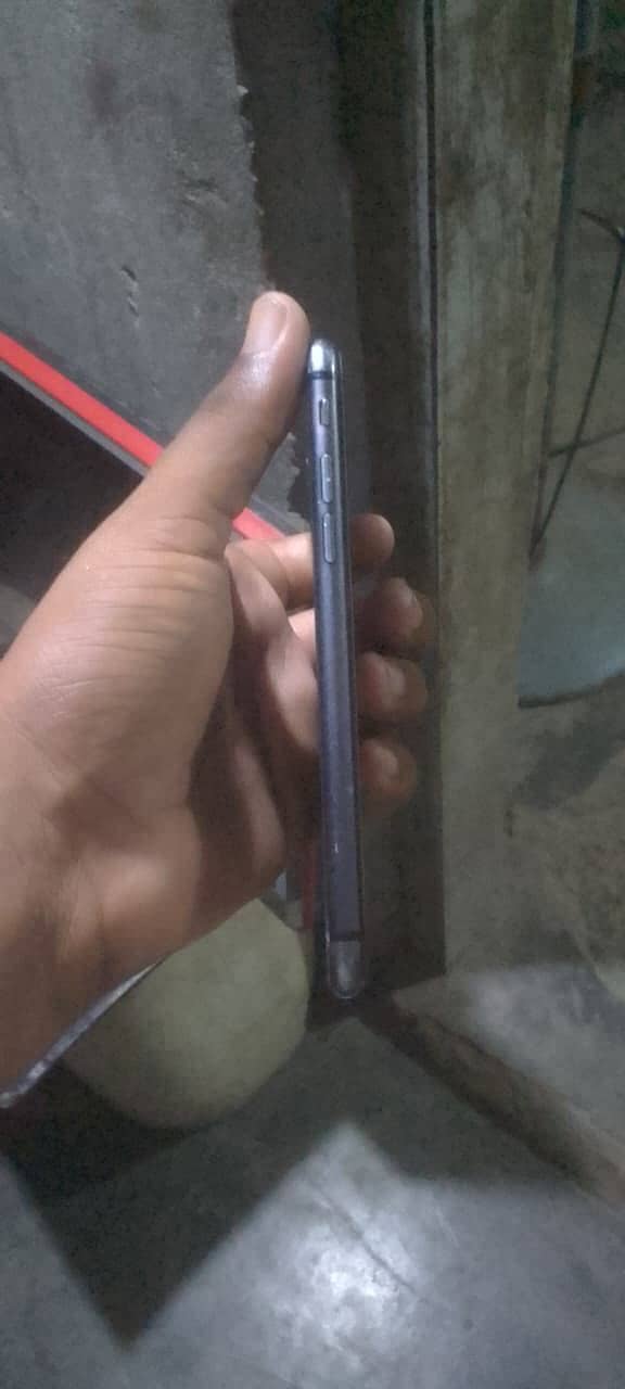 Apple iPhone 8 6