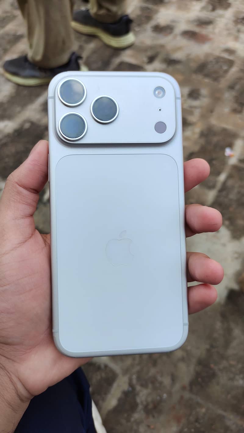 Apple iPhone 17 Pro Max 0