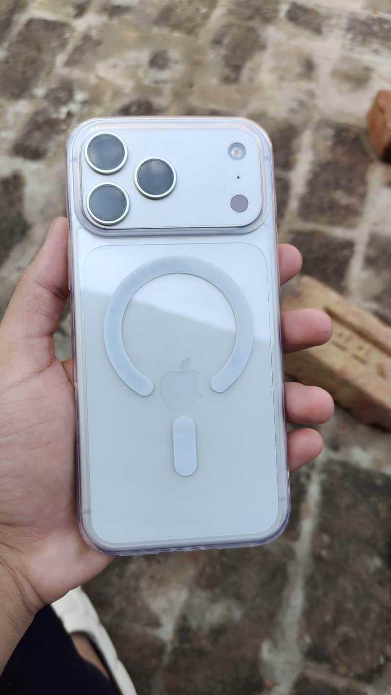 Apple iPhone 17 Pro Max 2
