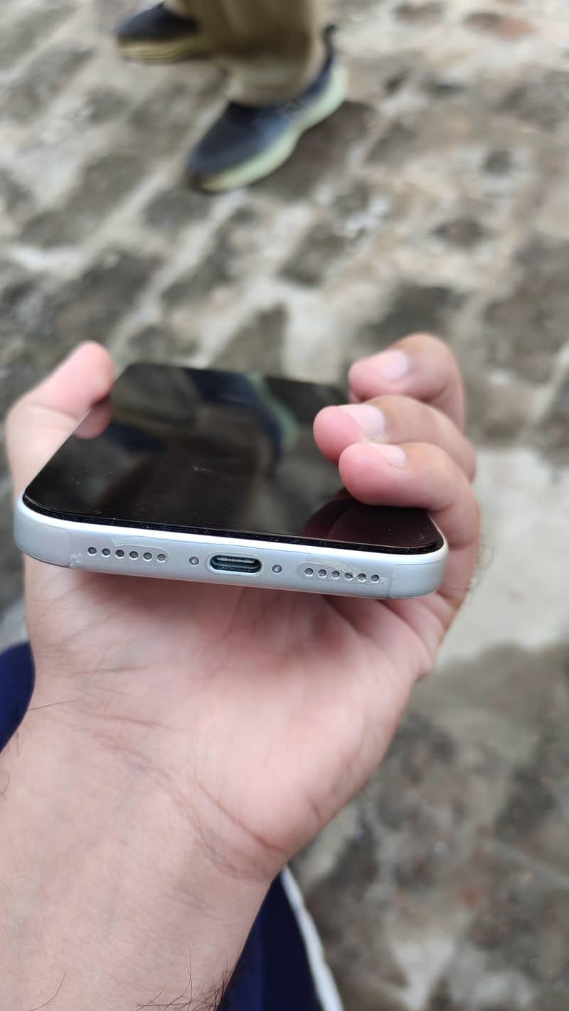 Apple iPhone 17 Pro Max 4
