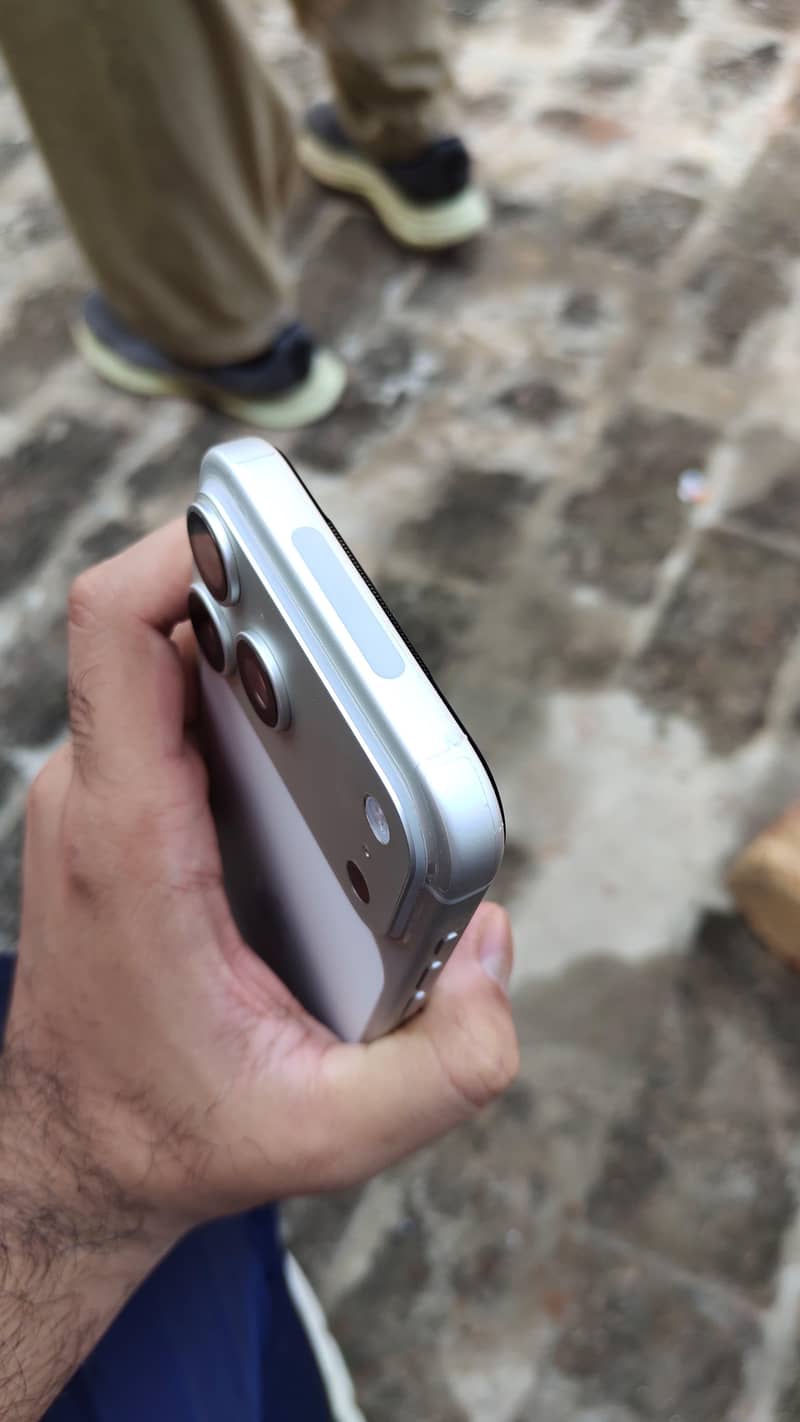 Apple iPhone 17 Pro Max 5