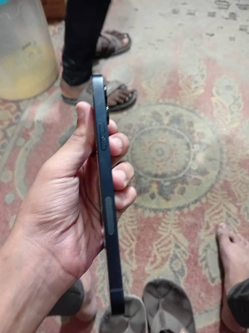 Apple iPhone 12 0