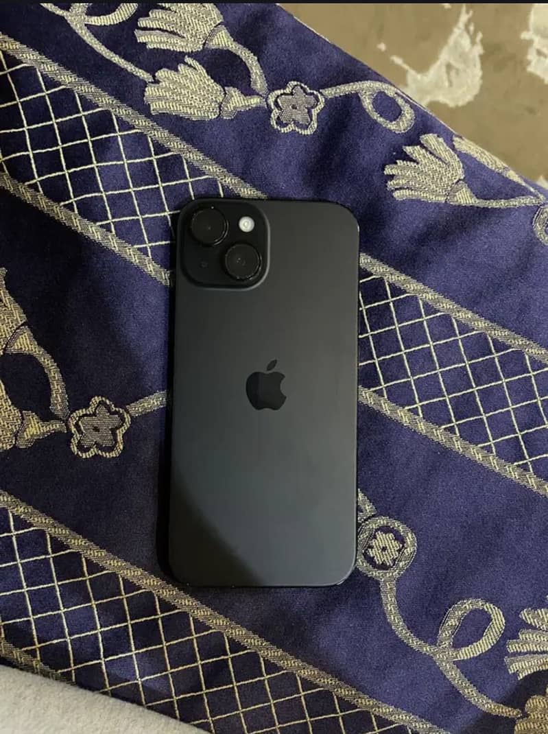 Apple iPhone 15 5