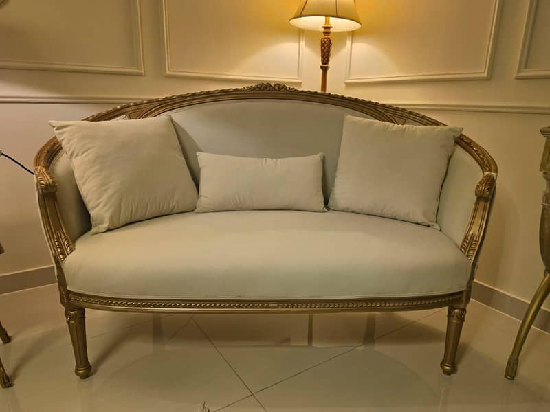 3 seater sofa 0