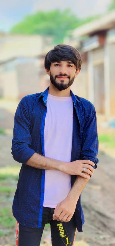 mujy job chahye