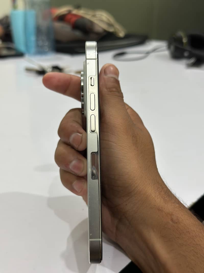 Apple iPhone 14 Pro 1