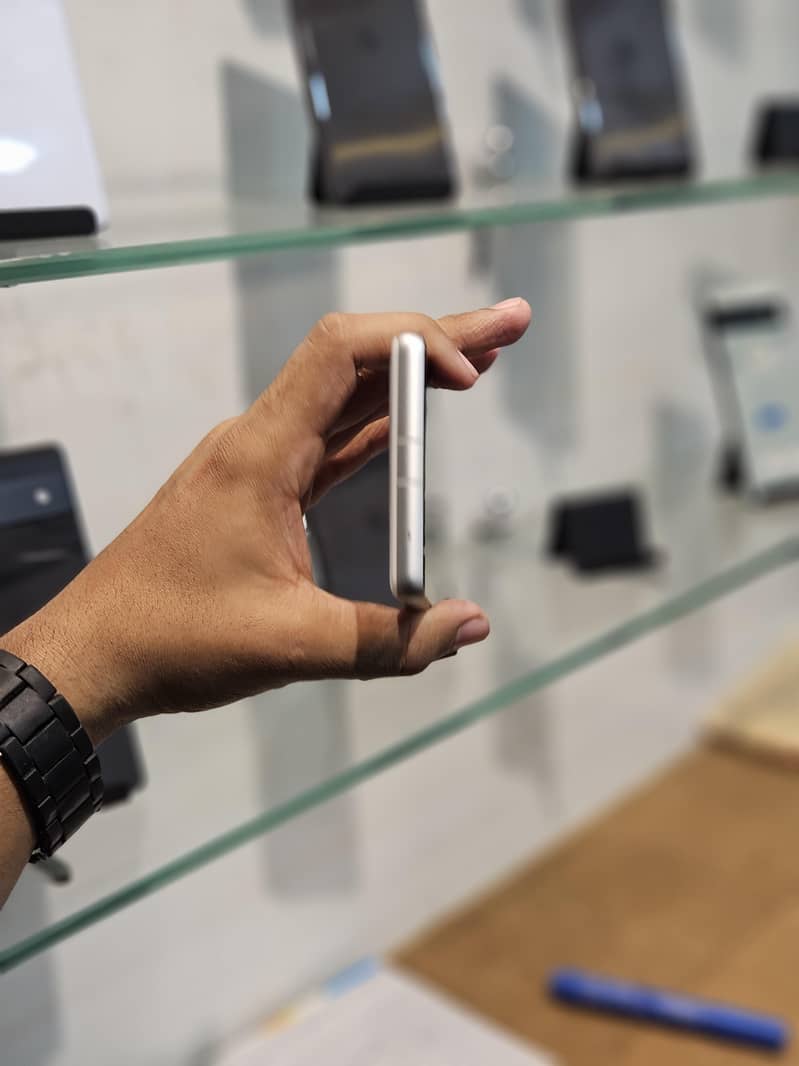 Google Pixel 7a 3