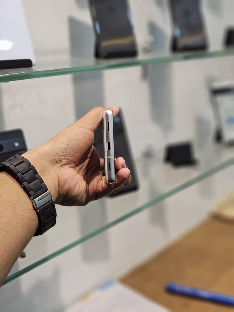 Google Pixel 7a 4