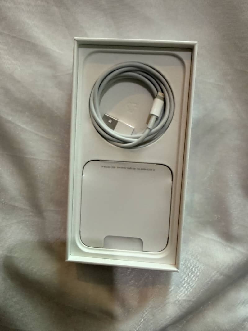 Apple iPhone 14 3