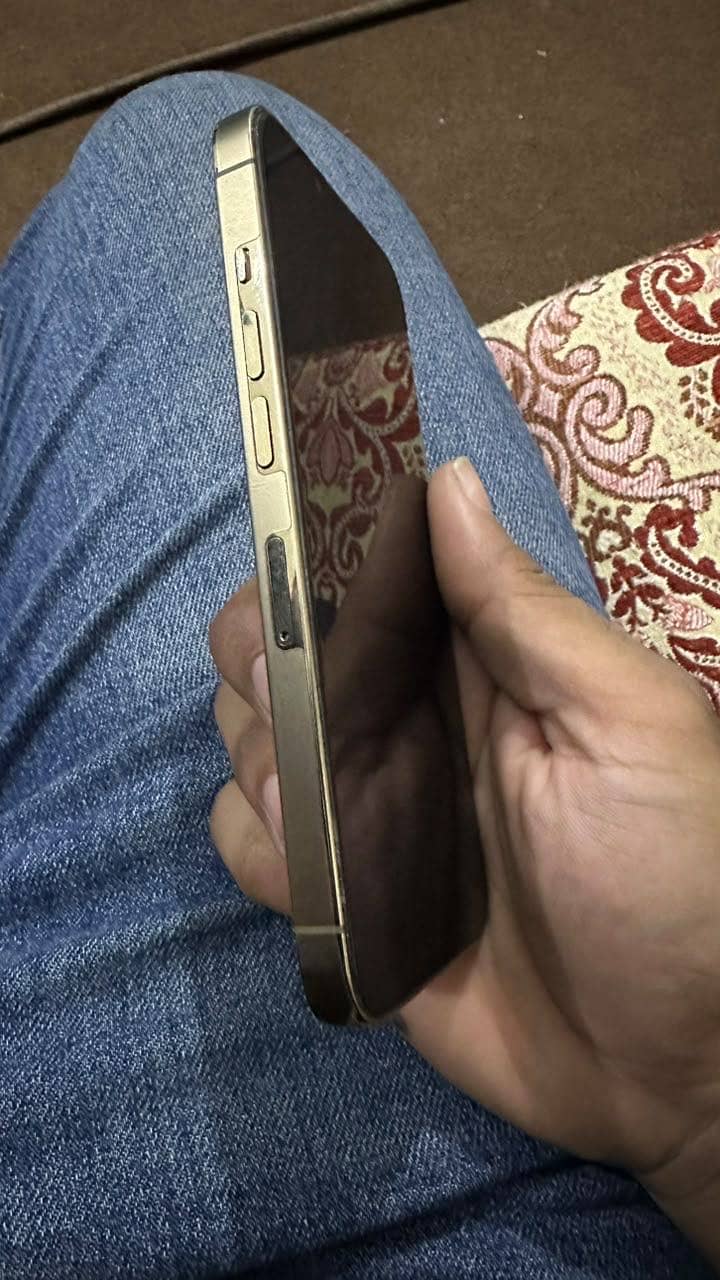 Apple iPhone 13 Pro 4