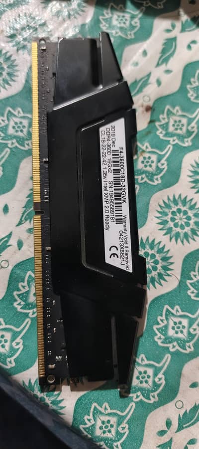 DDR4 3600mhz CL-18 Ram G. skill. and 320gb internal HDD for laptop