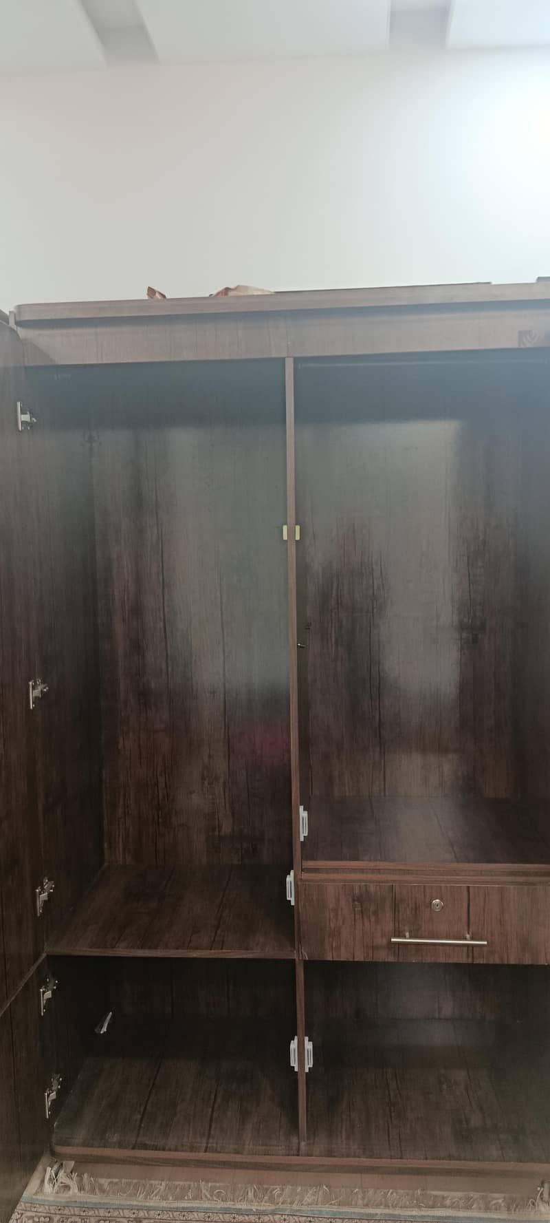 wardrobe 4