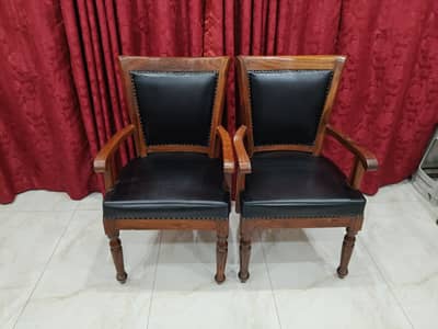 Set of 2 Dinning chairs