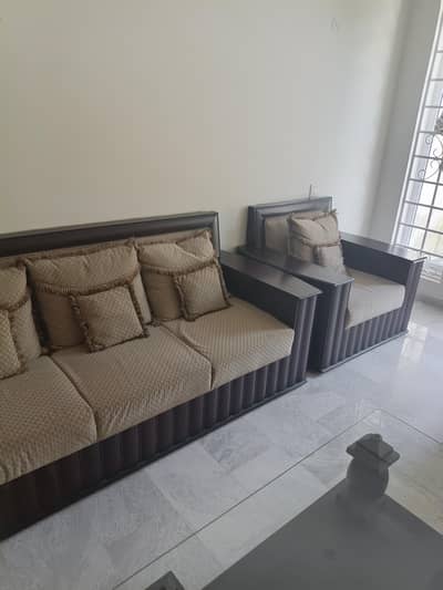 6 six Seater Sofa