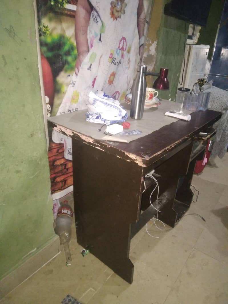 computer table 1