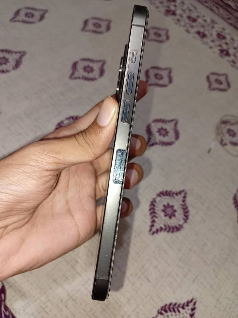 iphone 12 pro max 1