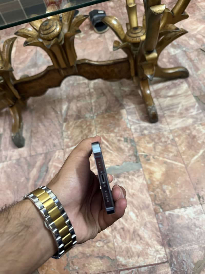 Apple iPhone 13 Pro 1