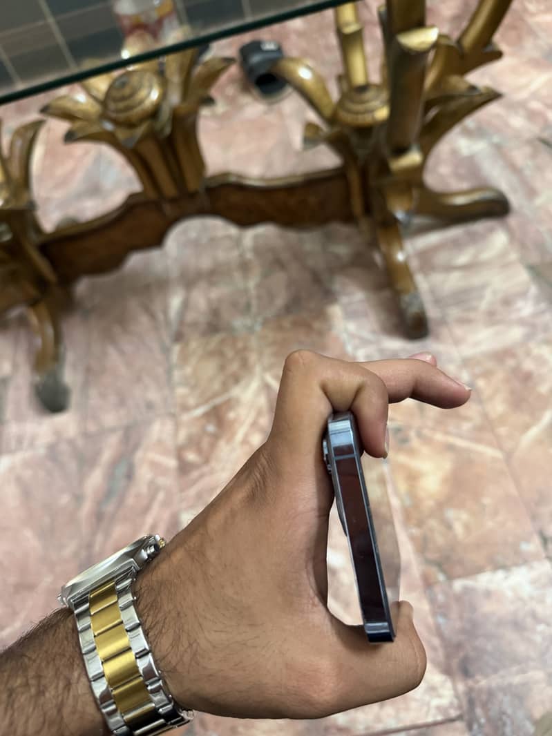 Apple iPhone 13 Pro 2