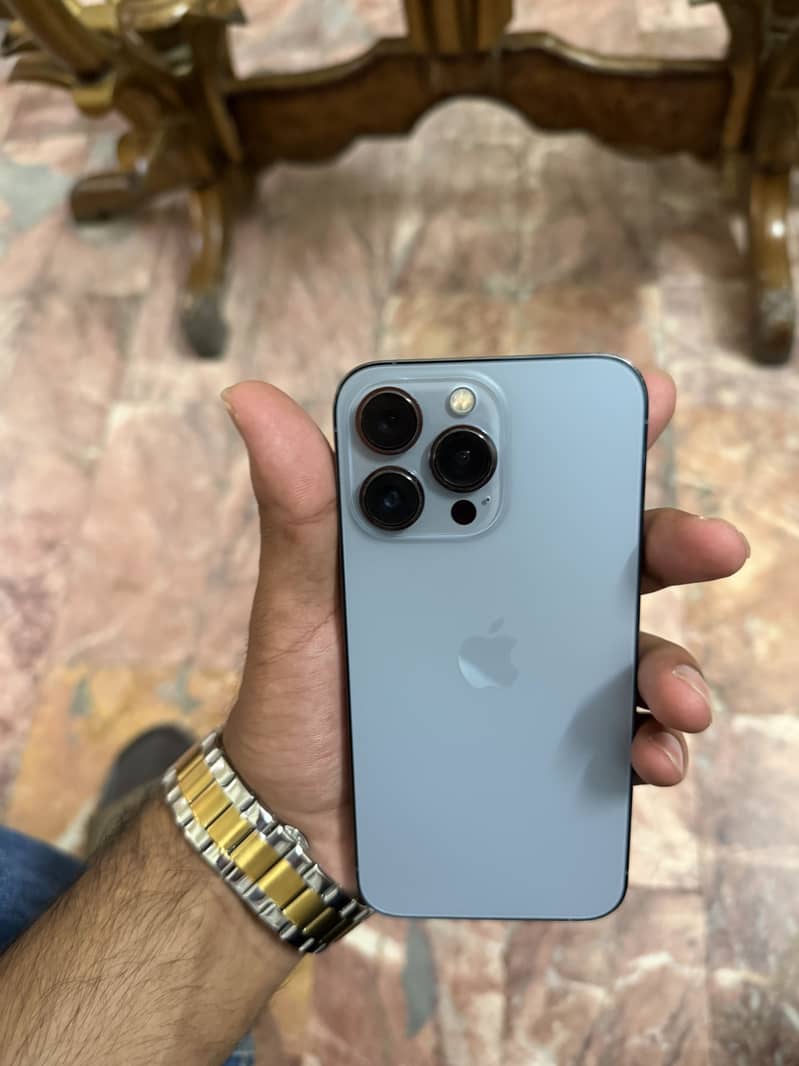 Apple iPhone 13 Pro 3