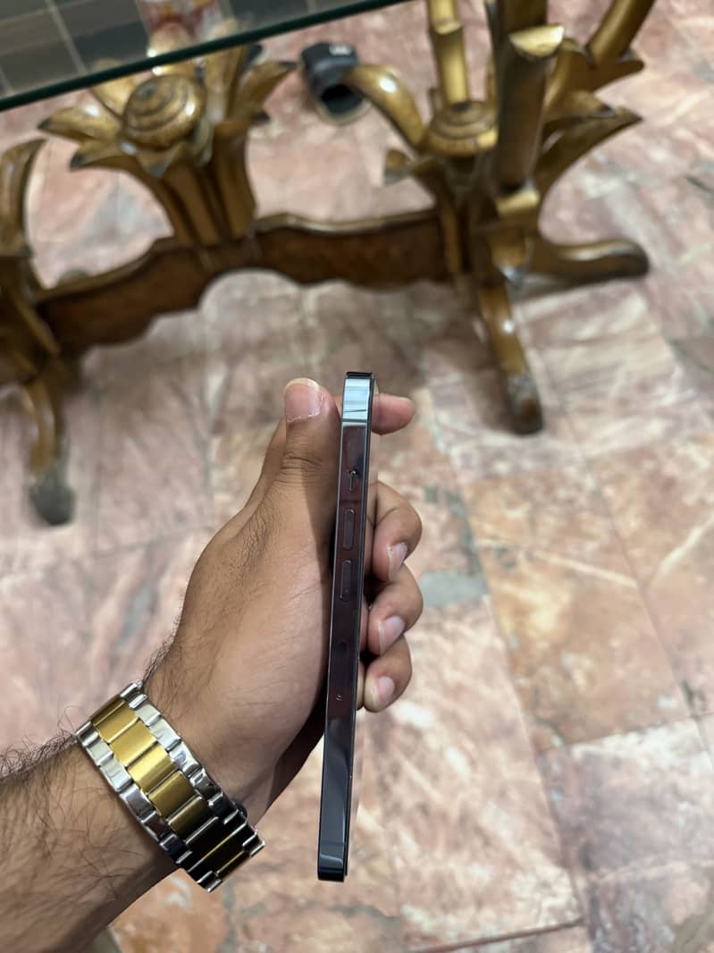 Apple iPhone 13 Pro 6