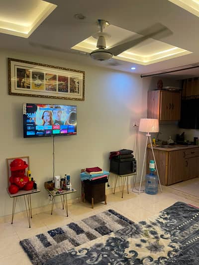 Par day luxury studio apartment available for rent in Islamabad markez