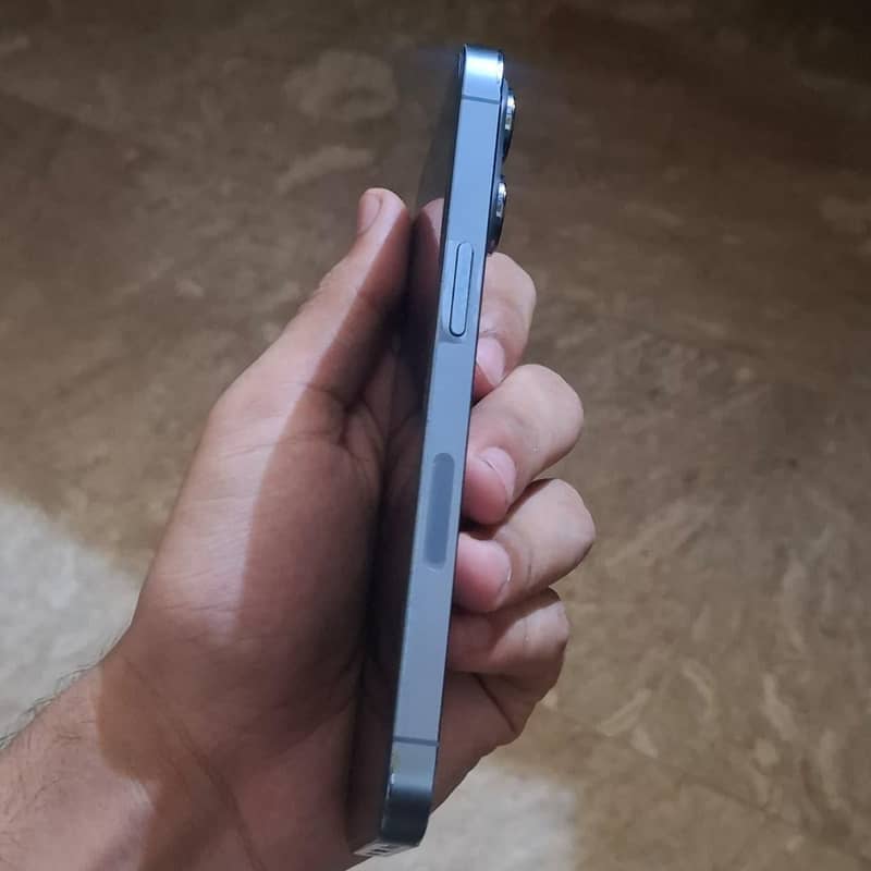 Apple iPhone 13 Pro 3