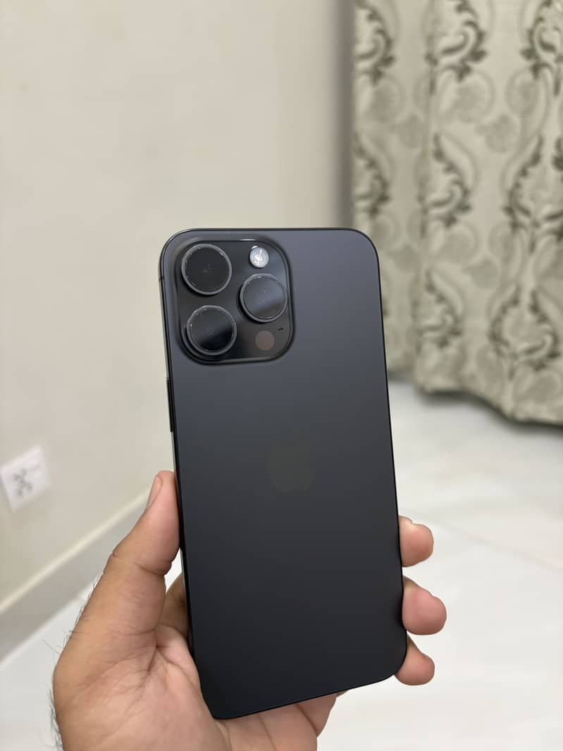 Apple iPhone 15 Pro Max 0