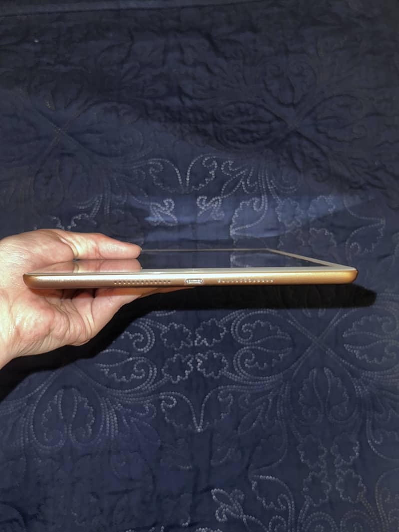 Ipad 7th generation 128gb 2