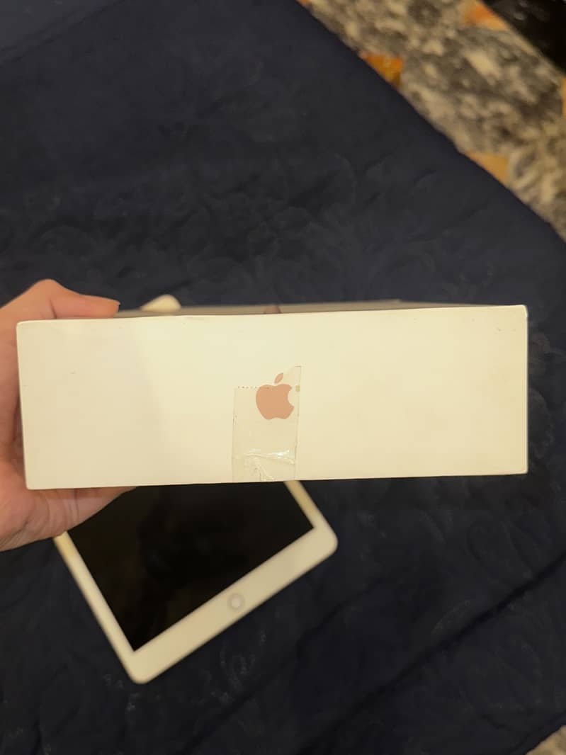 Ipad 7th generation 128gb 5