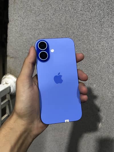 Apple iPhone 16