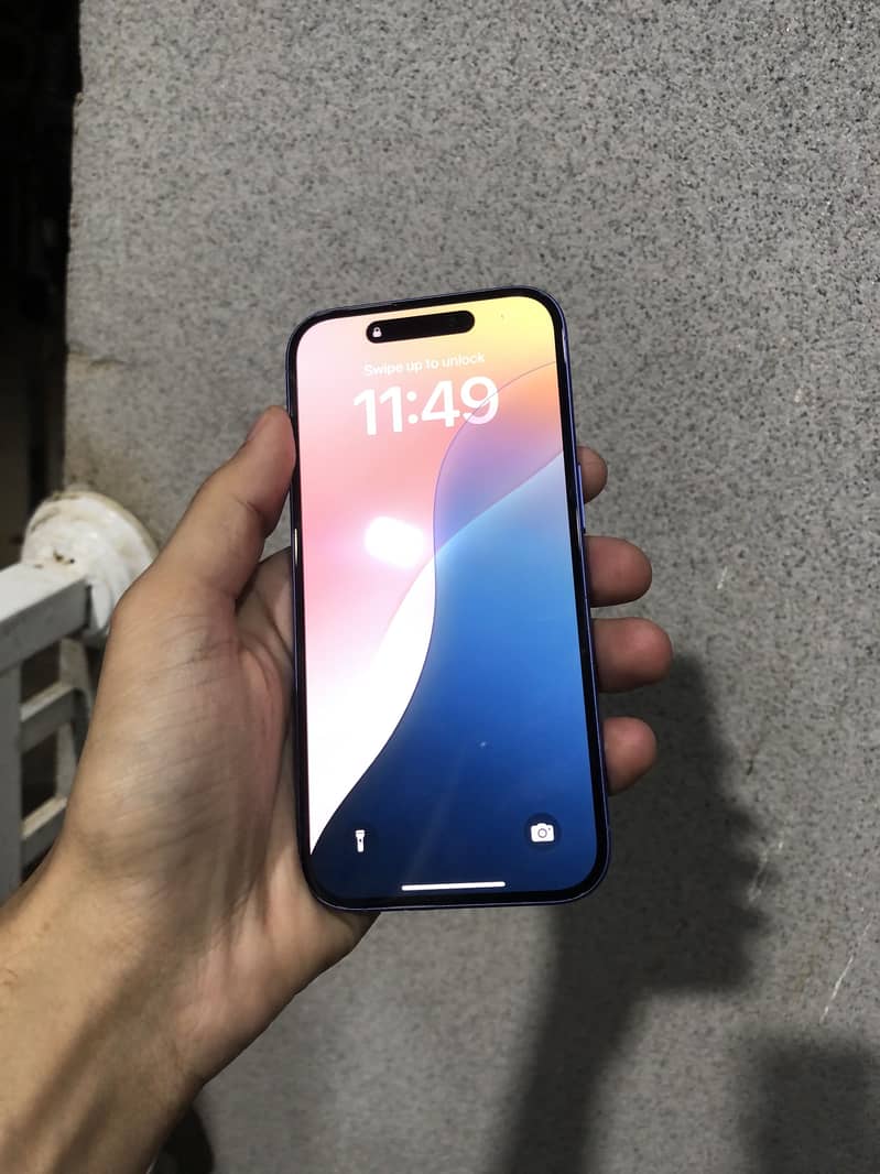 Apple iPhone 16 2