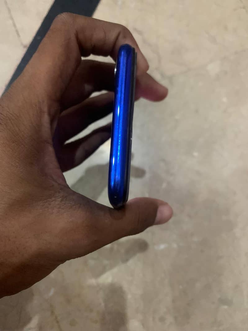 Realme 3 5
