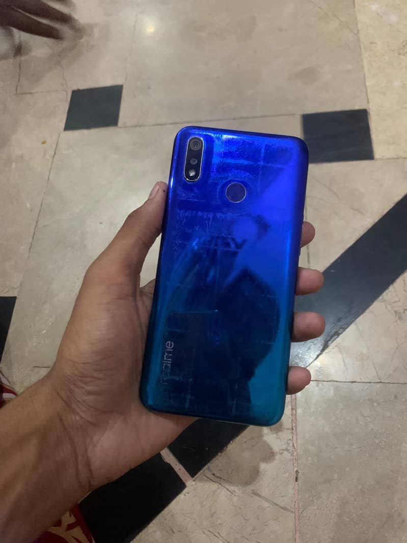 Realme 3 6