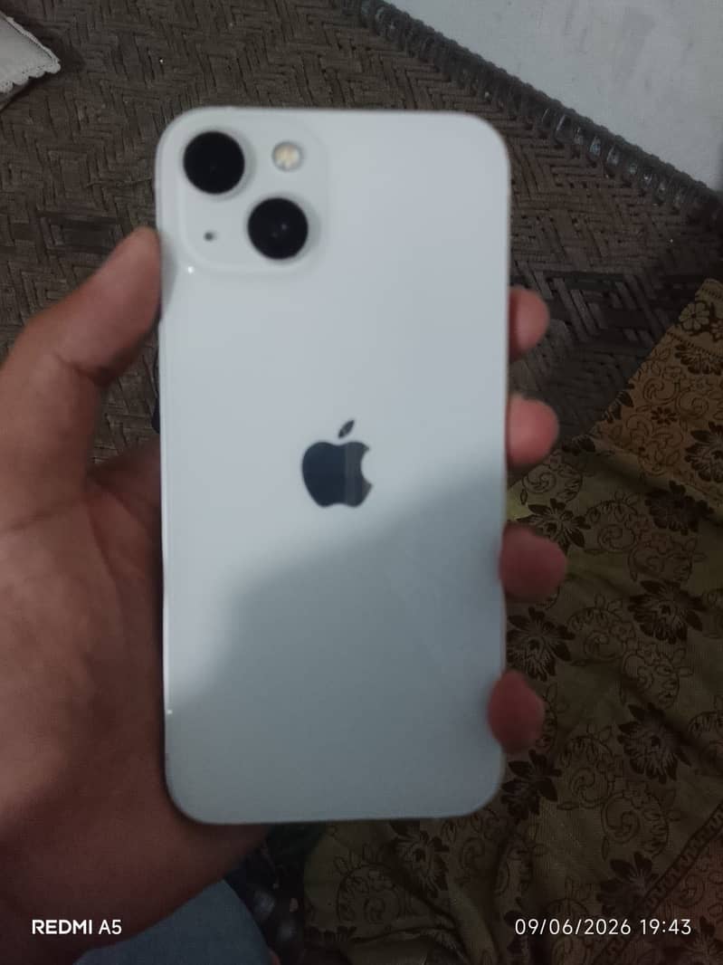 Apple iPhone 13 4
