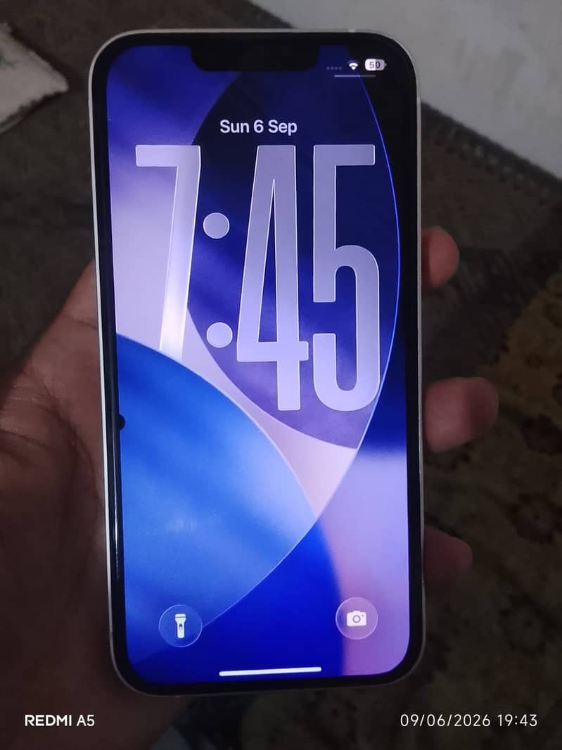 Apple iPhone 13 7