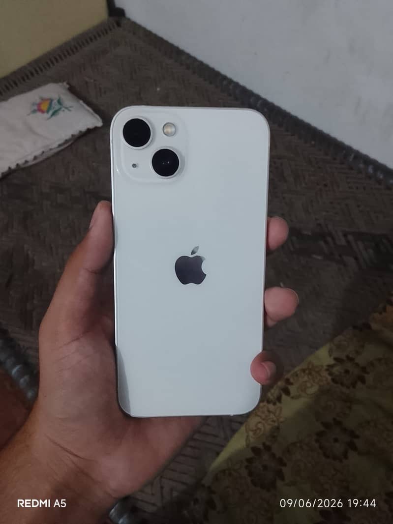 Apple iPhone 13 9